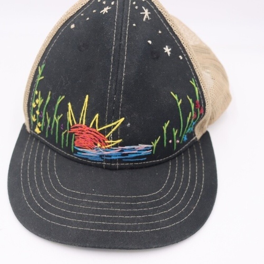 Gregory Vintage Adjustable Hat With  Landscape Embroidered Details Sun Floral